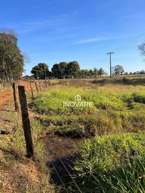 Chácara com 2 quartos à venda em Itumbiara - GO - imagem 5 Foto 5 de Chácara com 2 quartos à venda em Itumbiara - GO