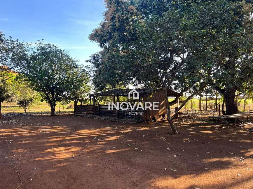 Chácara com 2 quartos à venda em Itumbiara - GO - imagem 8 Foto 8 de Chácara com 2 quartos à venda em Itumbiara - GO