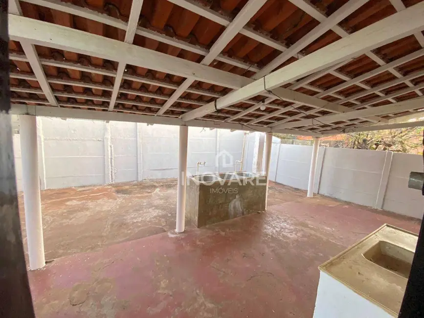 Casa com 3 quartos para alugar, 200m2 em Itumbiara - GO - imagem 9 Foto 9 de Casa com 3 quartos para alugar, 200m2 em Itumbiara - GO
