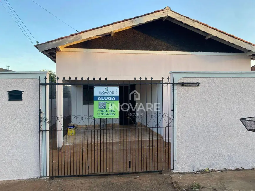 Casa com 3 quartos para alugar, 200m2 em Itumbiara - GO - imagem 1 Foto 1 de Casa com 3 quartos para alugar, 200m2 em Itumbiara - GO