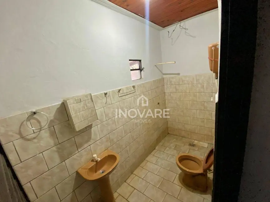 Casa com 3 quartos para alugar, 200m2 em Itumbiara - GO - imagem 6 Foto 6 de Casa com 3 quartos para alugar, 200m2 em Itumbiara - GO