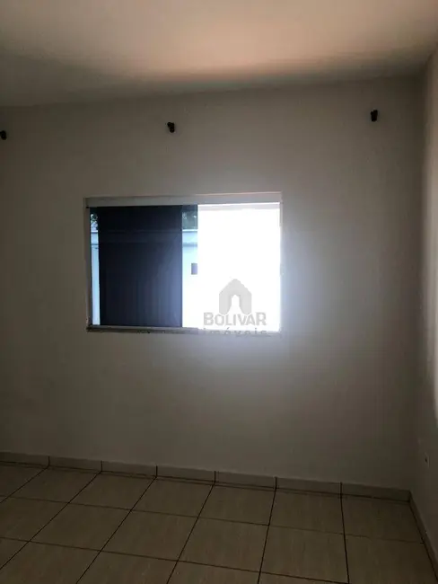 Foto 4 de Casa com 2 quartos para alugar, 250m2 em Itumbiara - GO