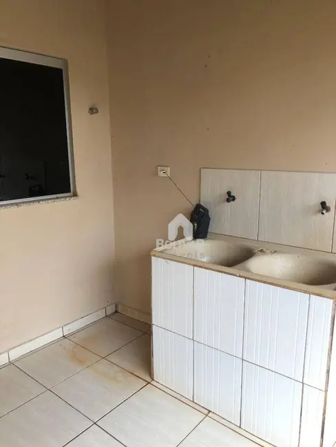 Foto 7 de Casa com 2 quartos para alugar, 250m2 em Itumbiara - GO