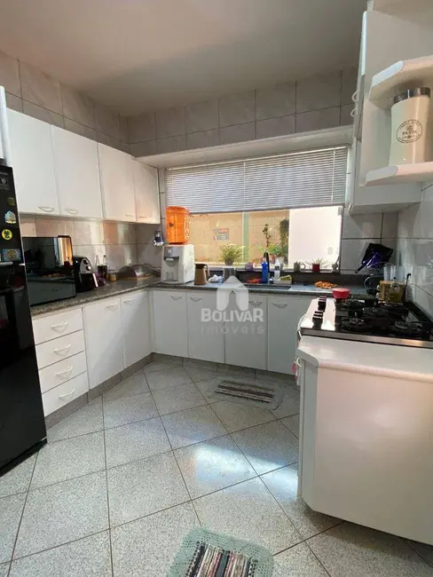 Foto 7 de Casa com 3 quartos para alugar, 360m2 em Itumbiara - GO