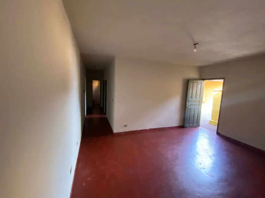 Kitnet com 2 quartos para alugar, 80m2 em Setor Rodoviário, Itumbiara - GO - imagem 6 Foto 6 de Kitnet com 2 quartos para alugar, 80m2 em Setor Rodoviário, Itumbiara - GO