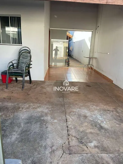Foto 1 de Casa com 3 quartos à venda, 150m2 em Paranaíba, Itumbiara - GO