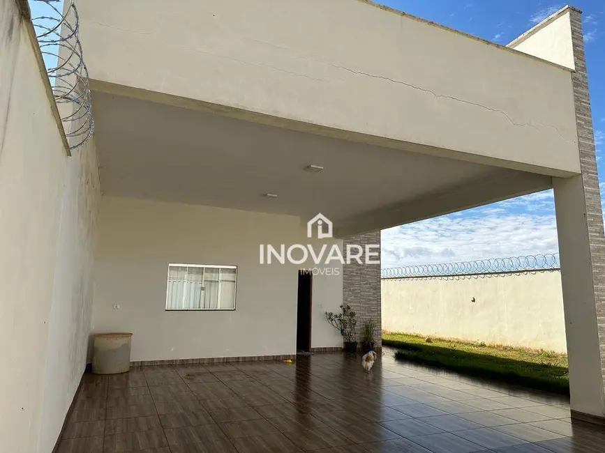 Casa com 3 quartos à venda, 360m2 em Residencial Beira Rio I, Itumbiara - GO - imagem 2 Foto 2 de Casa com 3 quartos à venda, 360m2 em Residencial Beira Rio I, Itumbiara - GO