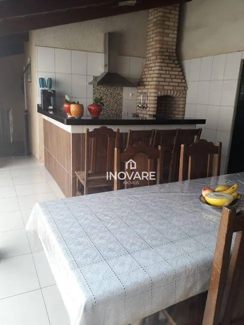 Casa com 3 quartos à venda, 220m2 em Setor Bela Vista, Itumbiara - GO - imagem 6 Foto 6 de Casa com 3 quartos à venda, 220m2 em Setor Bela Vista, Itumbiara - GO