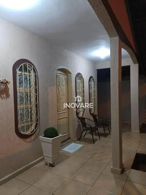 Foto 2 de Casa com 3 quartos à venda, 364m2 em Setor Trindade, Itumbiara - GO