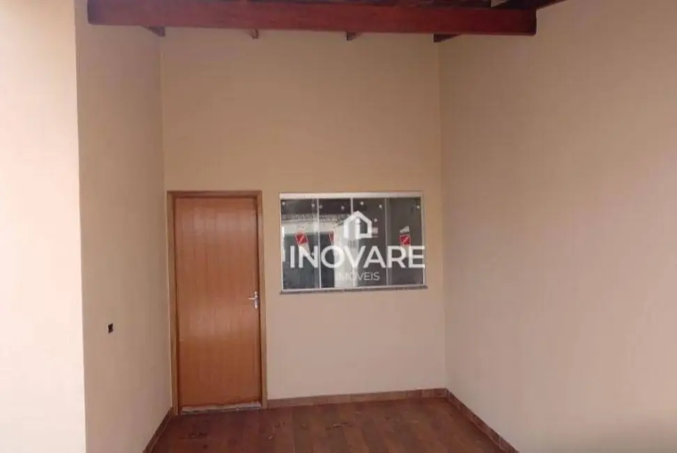 Foto 2 de Casa com 2 quartos à venda, 216m2 em Itumbiara - GO