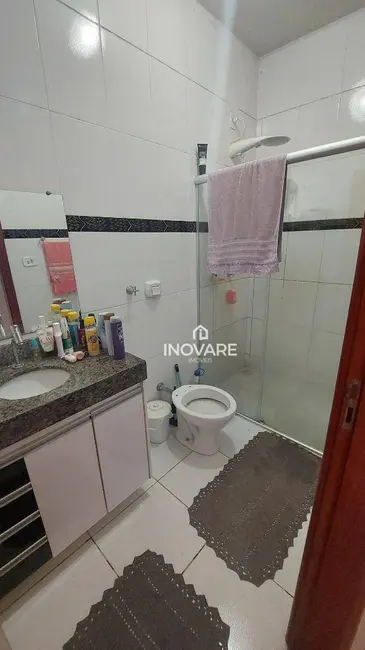 Casa com 3 quartos à venda, 180m2 em Itumbiara - GO - imagem 5 Foto 5 de Casa com 3 quartos à venda, 180m2 em Itumbiara - GO