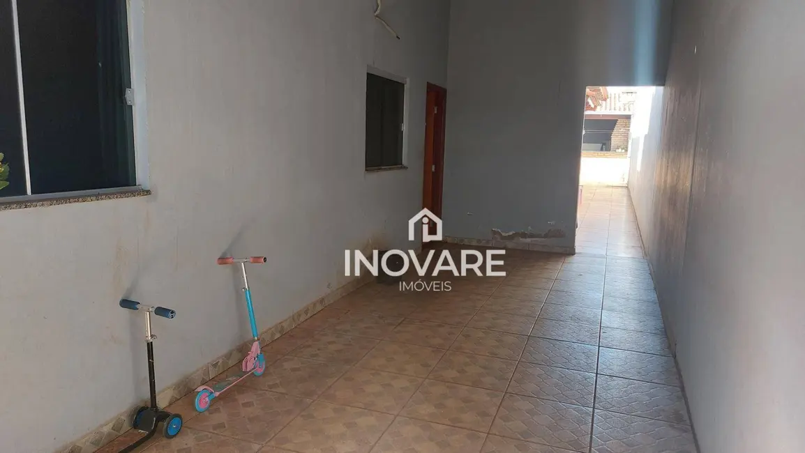 Foto 1 de Casa com 3 quartos à venda, 180m2 em Itumbiara - GO