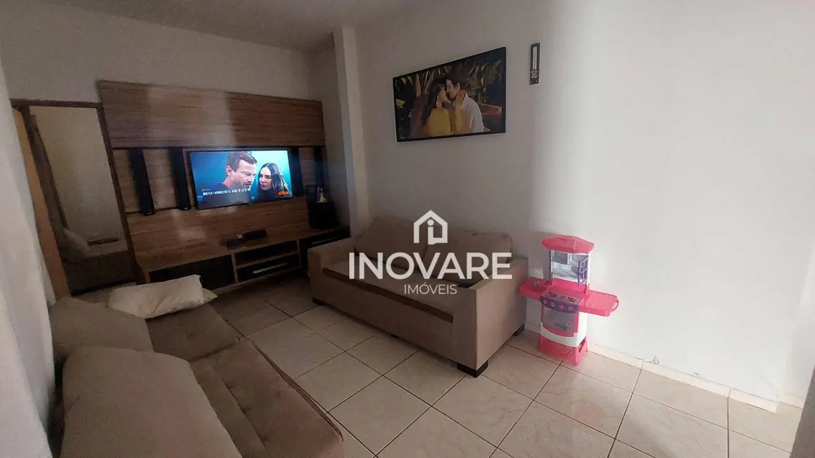 Foto 2 de Casa com 3 quartos à venda, 180m2 em Itumbiara - GO