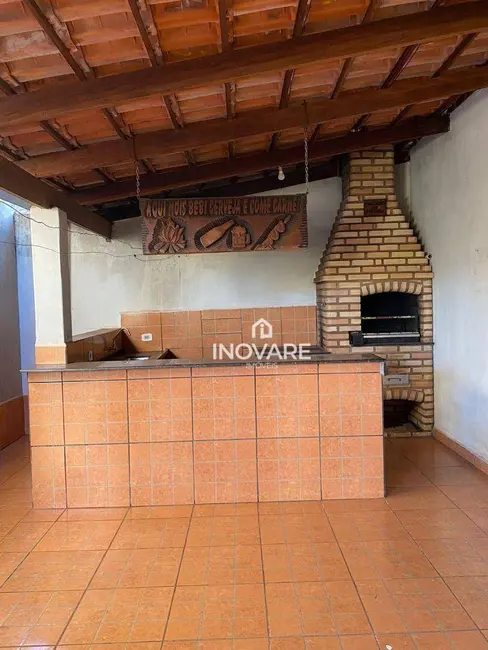 Casa com 3 quartos à venda, 360m2 em Setor Planalto, Itumbiara - GO - imagem 8 Foto 8 de Casa com 3 quartos à venda, 360m2 em Setor Planalto, Itumbiara - GO