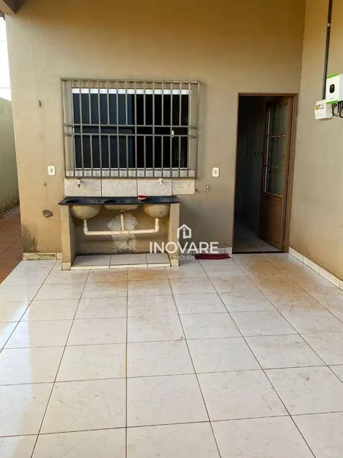 Casa com 3 quartos à venda, 360m2 em Setor Planalto, Itumbiara - GO - imagem 9 Foto 9 de Casa com 3 quartos à venda, 360m2 em Setor Planalto, Itumbiara - GO