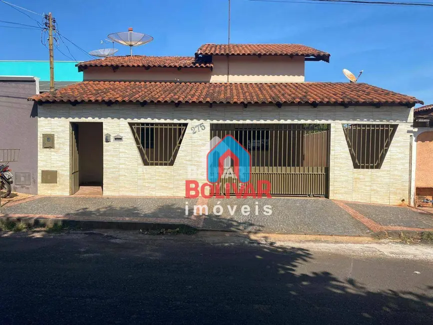 Foto 1 de Casa com 2 quartos para alugar, 512m2 em Itumbiara - GO