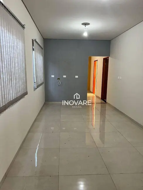 Casa com 3 quartos à venda, 235m2 em Itumbiara - GO - imagem 3 Foto 3 de Casa com 3 quartos à venda, 235m2 em Itumbiara - GO