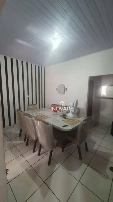 Casa com 3 quartos à venda, 250m2 em Itumbiara - GO - imagem 5 Foto 5 de Casa com 3 quartos à venda, 250m2 em Itumbiara - GO