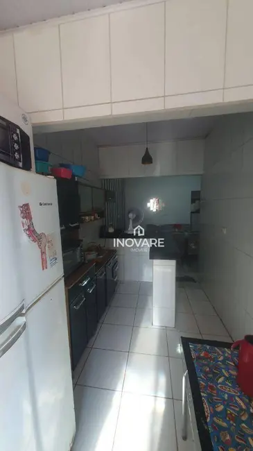 Casa com 3 quartos à venda, 250m2 em Itumbiara - GO - imagem 4 Foto 4 de Casa com 3 quartos à venda, 250m2 em Itumbiara - GO