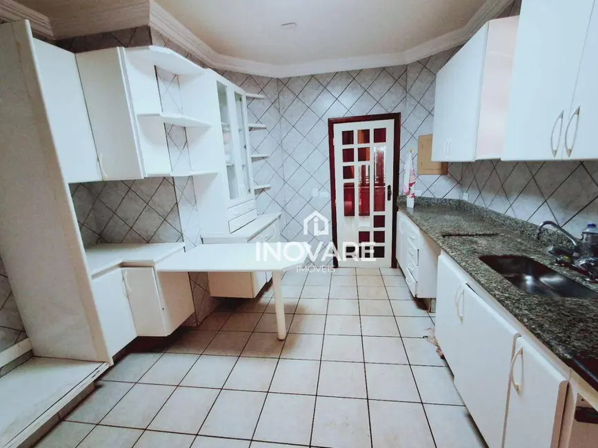 Foto 7 de Casa com 3 quartos para alugar, 1300m2 em Jardim América, Itumbiara - GO