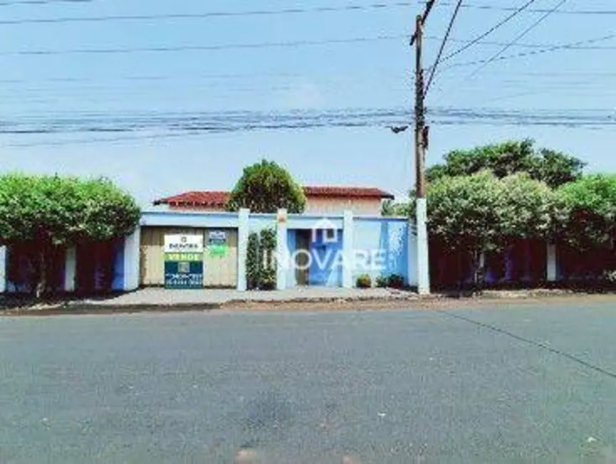 Foto 1 de Casa com 3 quartos para alugar, 1300m2 em Jardim América, Itumbiara - GO