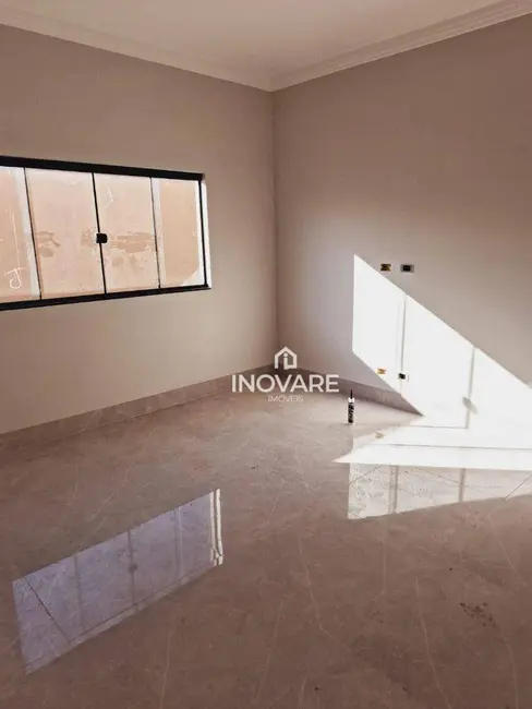 Casa com 3 quartos à venda, 250m2 em Jardim Morumbi, Itumbiara - GO - imagem 5 Foto 5 de Casa com 3 quartos à venda, 250m2 em Jardim Morumbi, Itumbiara - GO