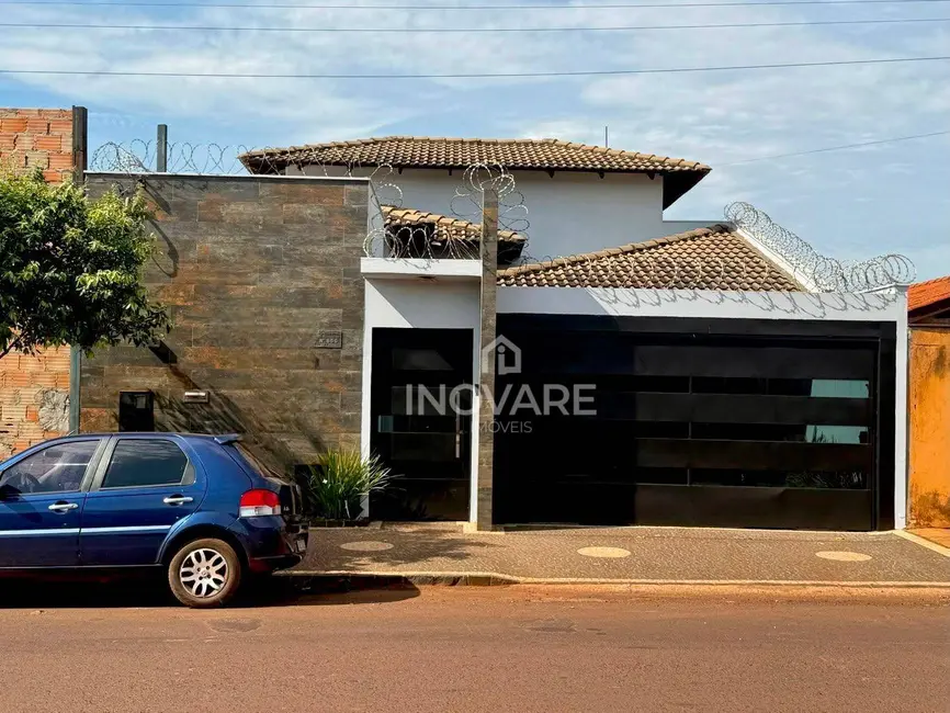 Foto 1 de Casa com 3 quartos para alugar, 250m2 em Itumbiara - GO