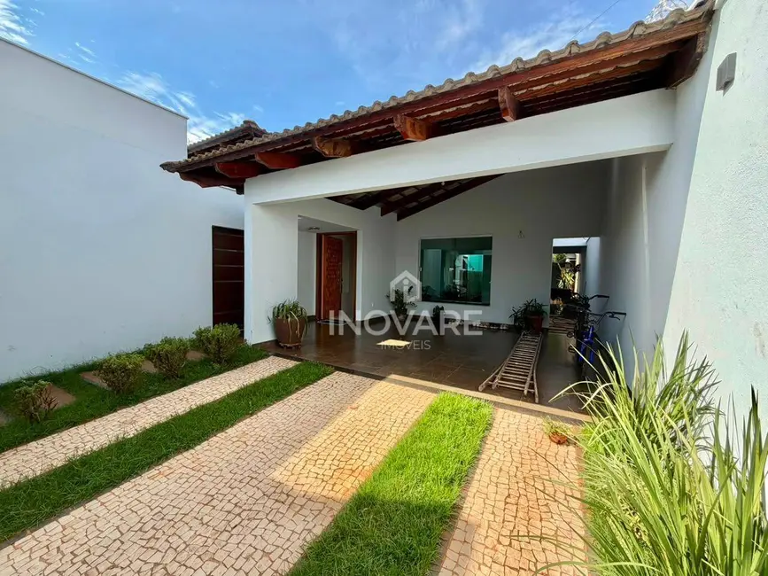Foto 2 de Casa com 3 quartos para alugar, 250m2 em Itumbiara - GO