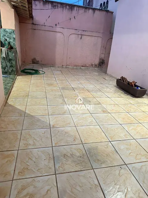 Casa com 3 quartos à venda, 320m2 em Itumbiara - GO - imagem 8 Foto 8 de Casa com 3 quartos à venda, 320m2 em Itumbiara - GO