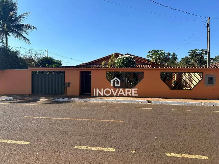 Foto 1 de Casa com 3 quartos à venda, 417m2 em Arapora - MG