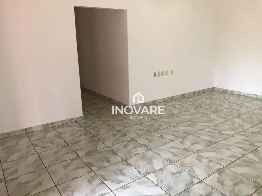 Casa com 3 quartos à venda, 417m2 em Arapora - MG - imagem 3 Foto 3 de Casa com 3 quartos à venda, 417m2 em Arapora - MG