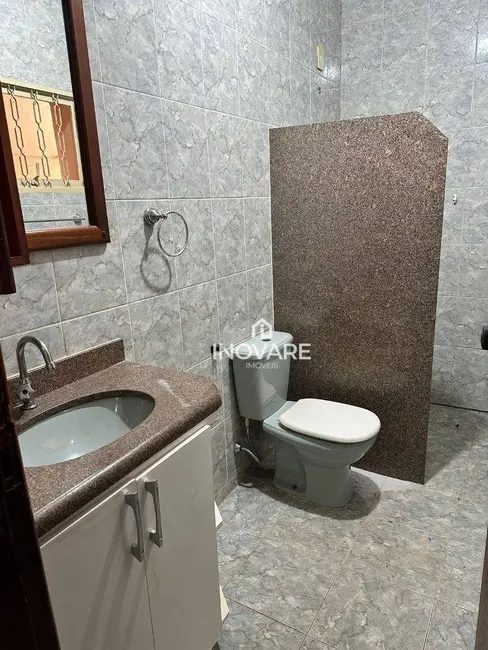 Casa com 3 quartos para alugar, 200m2 em Itumbiara - GO - imagem 5 Foto 5 de Casa com 3 quartos para alugar, 200m2 em Itumbiara - GO