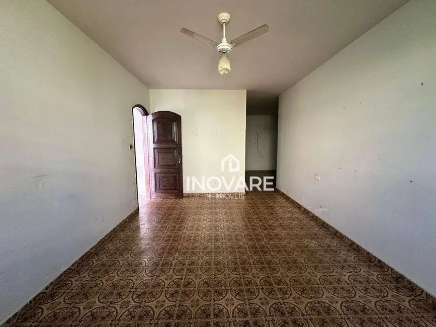 Foto 2 de Casa com 4 quartos à venda e para alugar, 360m2 em Alto da Boa Vista, Itumbiara - GO