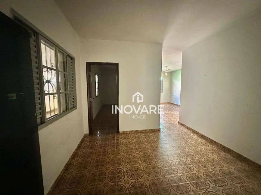 Foto 3 de Casa com 4 quartos à venda, 360m2 em Alto da Boa Vista, Itumbiara - GO