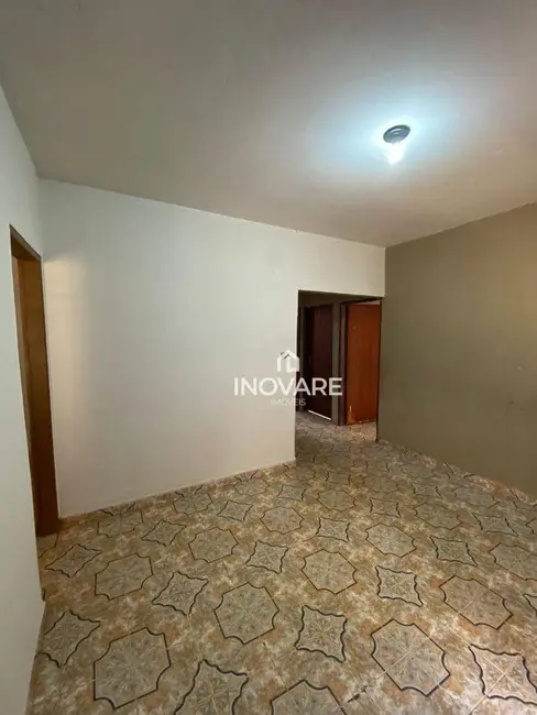 Foto 1 de Casa com 4 quartos à venda, 390m2 em Setor Bela Vista, Itumbiara - GO