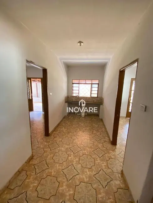 Foto 3 de Casa com 4 quartos à venda, 390m2 em Setor Bela Vista, Itumbiara - GO
