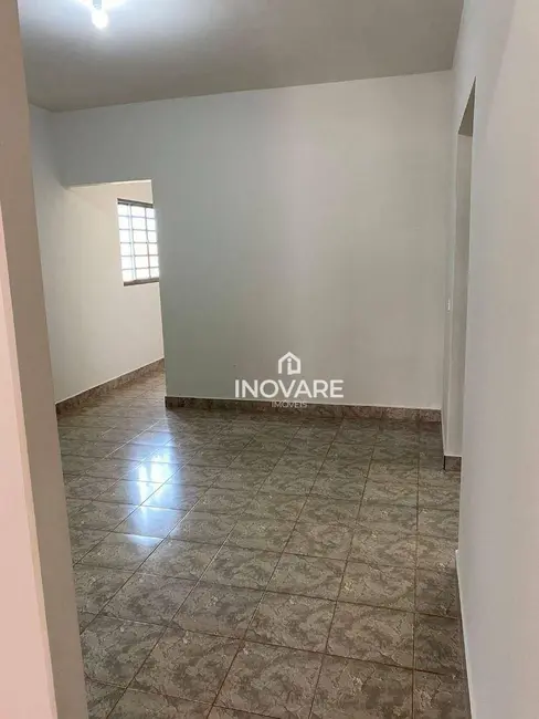 Casa com 3 quartos à venda, 420m2 em Itumbiara - GO - imagem 2 Foto 2 de Casa com 3 quartos à venda, 420m2 em Itumbiara - GO