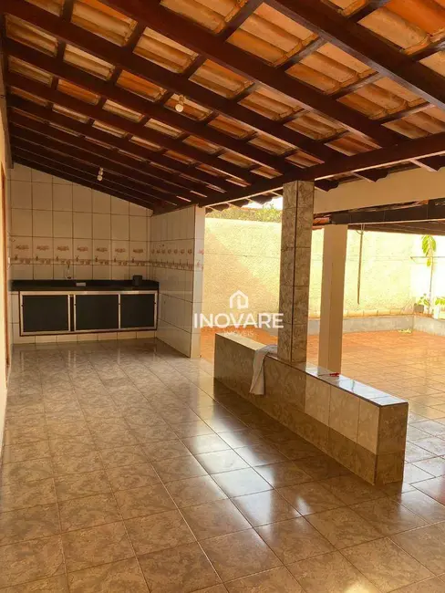 Casa com 3 quartos à venda, 420m2 em Itumbiara - GO - imagem 8 Foto 8 de Casa com 3 quartos à venda, 420m2 em Itumbiara - GO