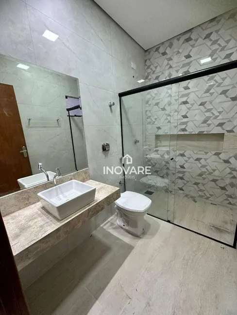 Casa com 3 quartos à venda, 300m2 em Itumbiara - GO - imagem 7 Foto 7 de Casa com 3 quartos à venda, 300m2 em Itumbiara - GO