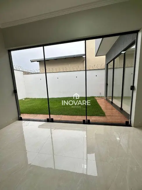 Casa com 3 quartos à venda, 300m2 em Itumbiara - GO - imagem 5 Foto 5 de Casa com 3 quartos à venda, 300m2 em Itumbiara - GO