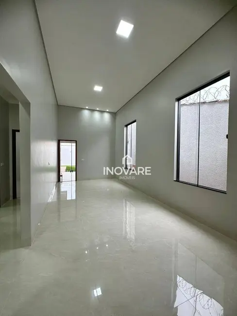 Foto 2 de Casa com 3 quartos à venda, 300m2 em Itumbiara - GO