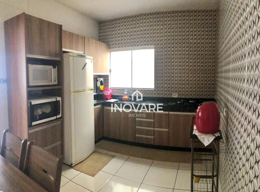 Casa com 2 quartos à venda, 320m2 em Jardim Leonora, Itumbiara - GO - imagem 5 Foto 5 de Casa com 2 quartos à venda, 320m2 em Jardim Leonora, Itumbiara - GO