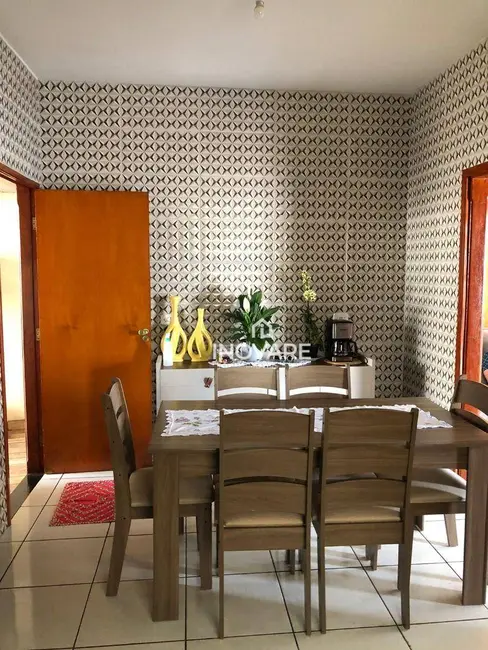 Casa com 2 quartos à venda, 320m2 em Jardim Leonora, Itumbiara - GO - imagem 4 Foto 4 de Casa com 2 quartos à venda, 320m2 em Jardim Leonora, Itumbiara - GO