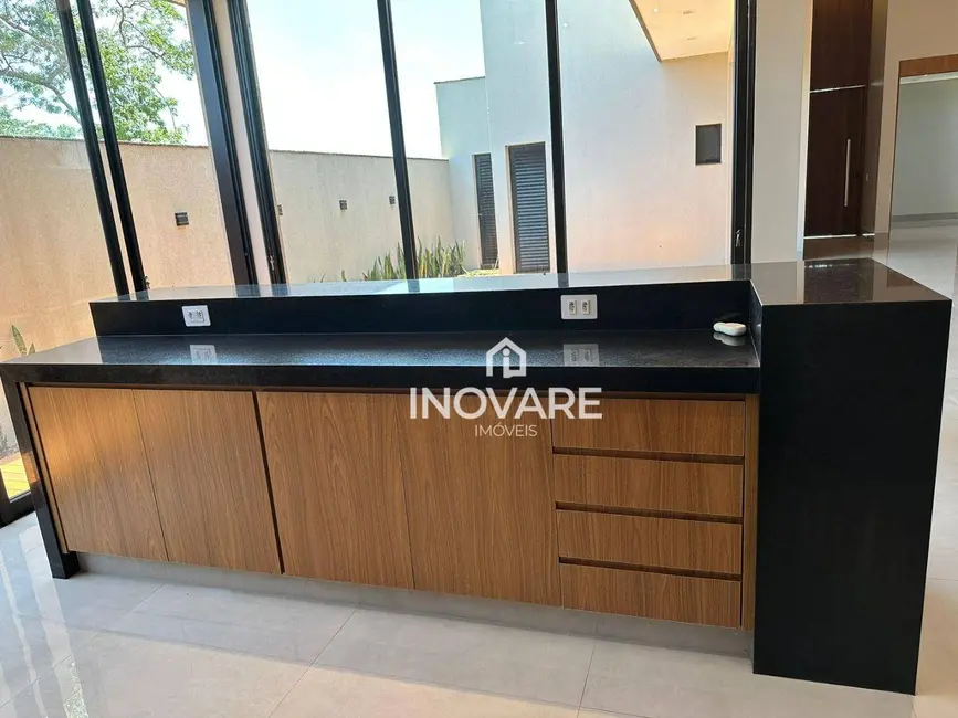 Casa de Condomínio com 3 quartos à venda, 455m2 em Itumbiara - GO - imagem 7 Foto 7 de Casa de Condomínio com 3 quartos à venda, 455m2 em Itumbiara - GO