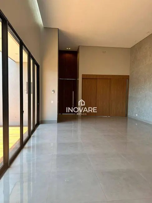 Casa de Condomínio com 3 quartos à venda, 455m2 em Itumbiara - GO - imagem 3 Foto 3 de Casa de Condomínio com 3 quartos à venda, 455m2 em Itumbiara - GO