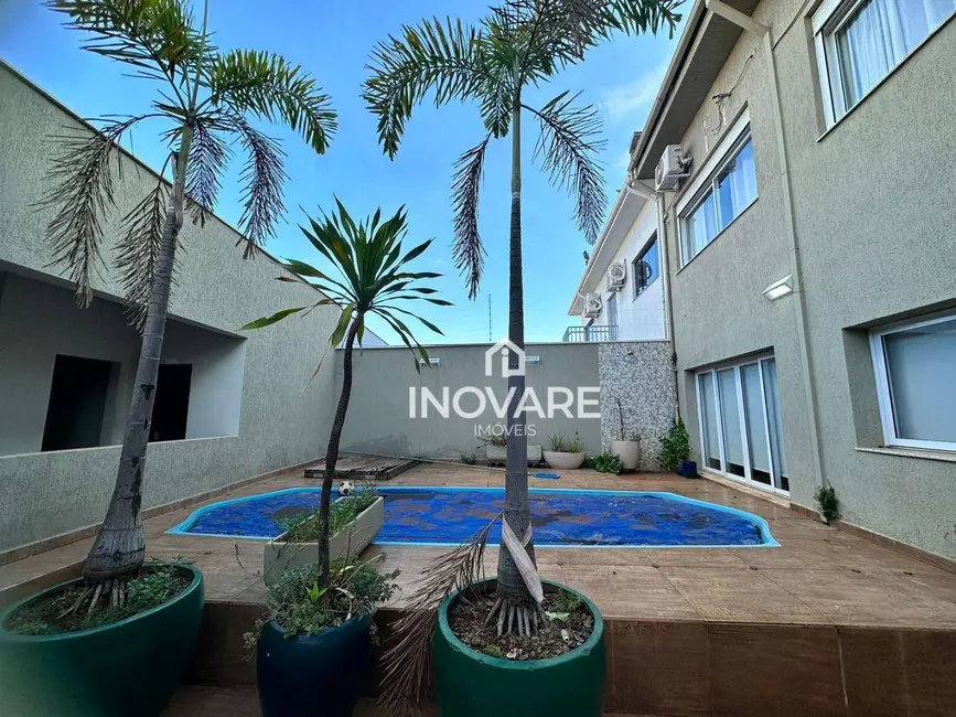 Casa com 3 quartos à venda e para alugar, 311m2 em Itumbiara - GO - imagem 9 Foto 9 de Casa com 3 quartos à venda e para alugar, 311m2 em Itumbiara - GO