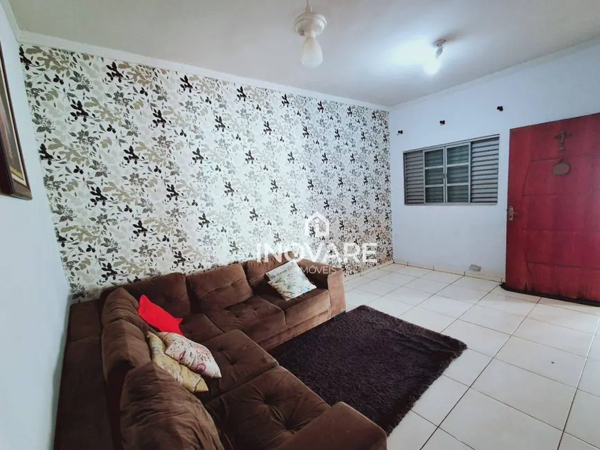 Casa com 3 quartos à venda, 240m2 em Arapora - MG - imagem 3 Foto 3 de Casa com 3 quartos à venda, 240m2 em Arapora - MG