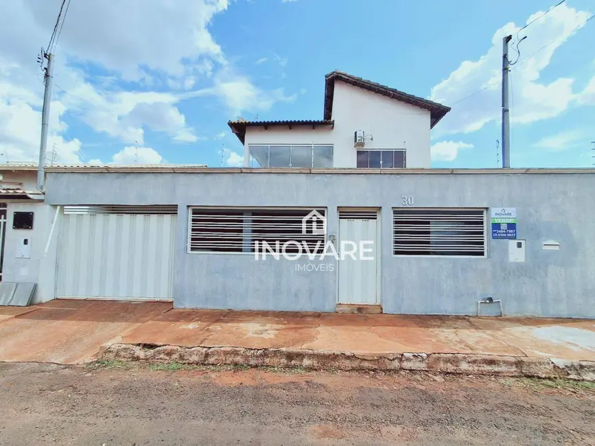 Foto 1 de Casa com 3 quartos à venda, 240m2 em Arapora - MG