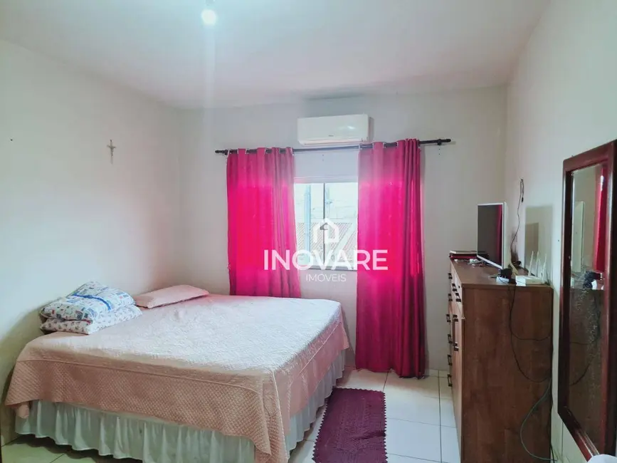 Casa com 3 quartos à venda, 240m2 em Arapora - MG - imagem 5 Foto 5 de Casa com 3 quartos à venda, 240m2 em Arapora - MG