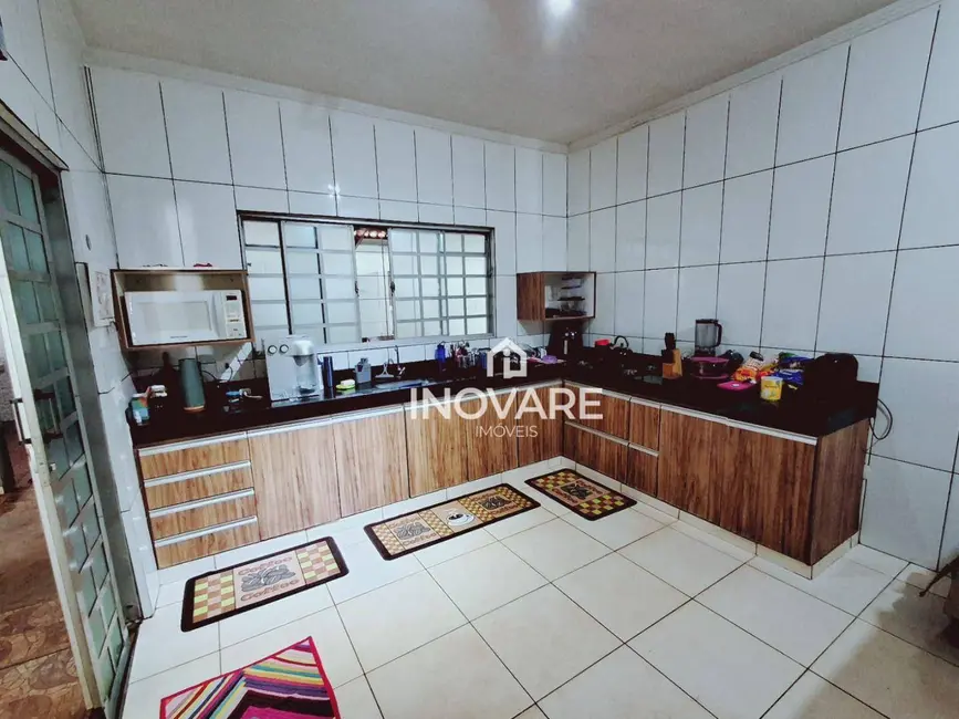 Casa com 3 quartos à venda, 240m2 em Arapora - MG - imagem 4 Foto 4 de Casa com 3 quartos à venda, 240m2 em Arapora - MG